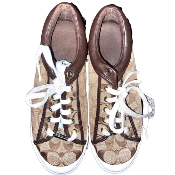 Signature Coach Francesca Sneakers